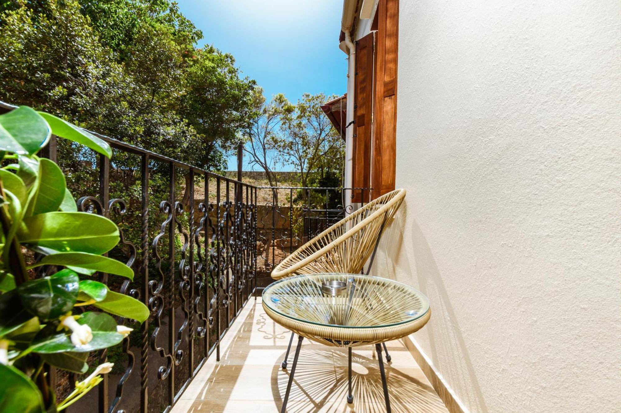 Konmari Boutique Suites La Canea Esterno foto
